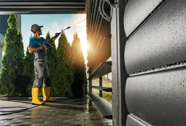 Best Deck Cleaning Services  in Fountainebleau, FL